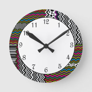 Reloj Redondo Mediano Línea de puntos en zig zag tejida