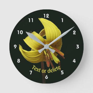 Reloj Redondo Mediano Lirio De Trucha Y Luciérnaga Floral Personalizado