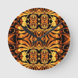 Reloj Redondo Mediano Llamas naranjas Patrón tribal de tótem nativo
