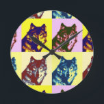Reloj Redondo Mediano Lobo de arte pop<br><div class="desc">Pintura de animales de arte pop de cuatro colores diferentes</div>