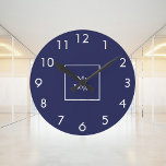 Reloj Redondo Mediano Logo de negocios en blanco azul de la marina<br><div class="desc">Un fondo azul marino clásico. Personalice y añada su negocio,  el logotipo de la empresa. Números de reloj blancos.</div>