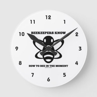 Reloj Redondo Mediano Los Beekeepers Saben Cómo Apostar En El Momento (B
