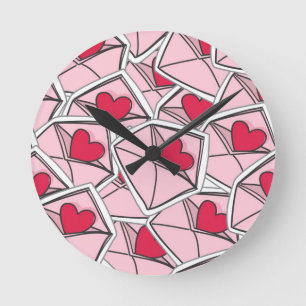 Reloj Redondo Mediano Los corazones de la tarjeta del día de San