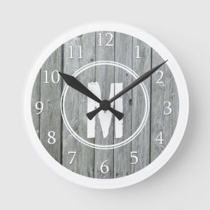 Reloj Redondo Mediano Madera apenada con monograma del blanco gris