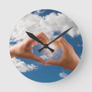 Reloj Redondo Mediano Manos de amor