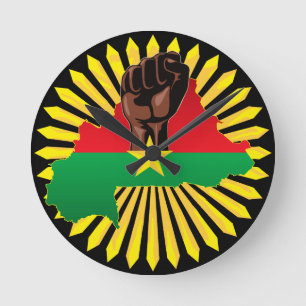 Reloj Redondo Mediano Mapa de Burkina, bandera y puño de la revolución