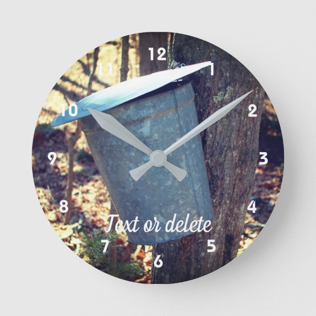Reloj Redondo Mediano Maple Syrup Sap Bucket On Tree Personalized (Anverso)