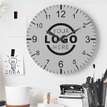 Reloj Redondo Mediano Marca promocional del logotipo de la empresa perso<br><div class="desc">Añada el logotipo corporativo de su empresa personalizado para crear un reloj de pared único. Hace un gran regalo promocional o regalo corporativo para clientes,  vendedores,  empleados u otras personas especiales. Elija entre diferentes formas y tamaños de reloj. No hay cantidad mínima,  no hay cargos de instalación.</div>