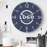 Reloj Redondo Mediano Marca promocional del logotipo de la empresa perso<br><div class="desc">Añada el logotipo corporativo de su empresa personalizado para crear un reloj de pared único. Hace un gran regalo promocional o regalo corporativo para clientes,  vendedores,  empleados u otras personas especiales. Elija entre diferentes formas y tamaños de reloj. No hay cantidad mínima,  no hay cargos de instalación.</div>