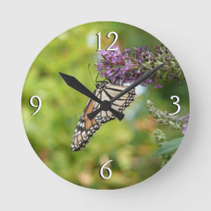 Reloj Redondo Mediano Mariposa Monarca en Arbusto de Mariposas Púrpura