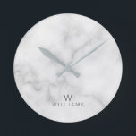 Reloj Redondo Mediano Mármol blanco con monograma y nombre personalizado<br><div class="desc">Mármol blanco con Monograma personalizado y Regalo de nombre con monograma y nombre en gris moderno sin estilo fuente sobre fondo de mármol blanco.

Perfecto como regalo de la casa,  regalo de boda,  regalo de vacaciones,  regalo de reunión familiar y regalo para cualquier ocasión especial.</div>