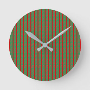 Reloj Redondo Mediano Medias de Navidad Rojas Verdes sobre Verde Rojo