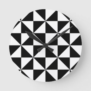 Reloj Redondo Mediano Modelo blanco y negro del triángulo