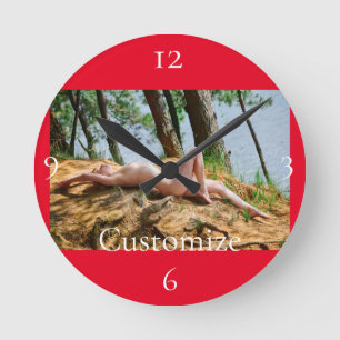 Reloj Redondo Mediano Modelo femenino de baños de sol Thunder_Cove