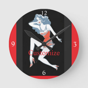 Reloj Redondo Mediano Modelo glamuroso posando Thunder_Cove