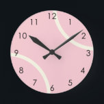 Reloj Redondo Mediano Moderna bola de tenis rosa pastel<br><div class="desc">Reloj minimalista con temática de tenis en rosa pastel</div>
