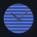 Reloj Redondo Mediano Moderna Marina simple azul nombre de dos franjas d<br><div class="desc">Moderna Marina simple azul nombre de dos franjas de tono</div>