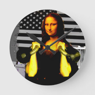 Reloj Redondo Mediano Mona Lisa con KettleBells