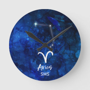 Reloj Redondo Mediano Monograma azul de la galaxia de la constelación