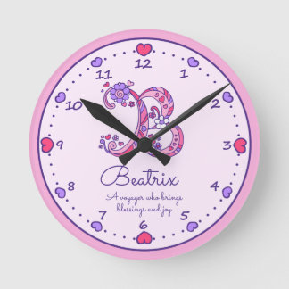 Reloj Redondo Mediano Monograma B corazones chicas nombre que significa 