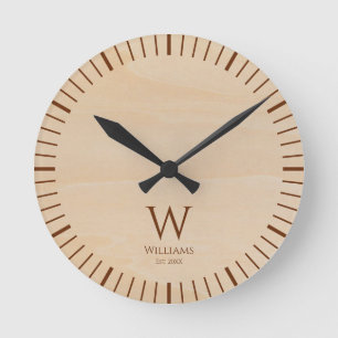 Reloj Redondo Mediano Monograma de madera rústica marrón inicial y nombr