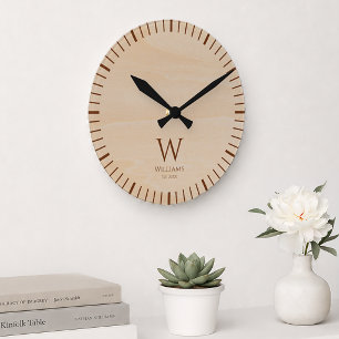 Reloj Redondo Mediano Monograma de madera rústica marrón inicial y nombr