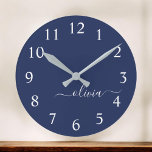 Reloj Redondo Mediano Monograma del guión moderno azul de la Marina<br><div class="desc">Reloj de nombres de monograma de escritura simple azul y blanco de la marina. Esto hace que el dulce perfecto cumpleaños 16,  boda,  ducha de novia,  aniversario,  ducha de bebé o fiesta de soltera sea regalo para alguien que ama el lujo glam y los estilos de moda.</div>