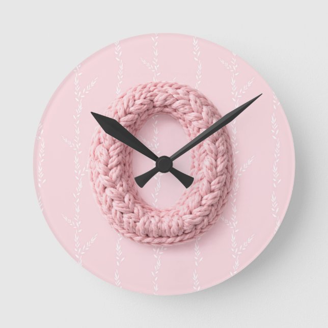 Reloj Redondo Mediano Monograma inicial de crochet O rosa lindo boho (Anverso)