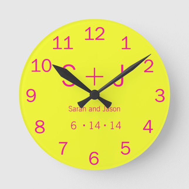 Reloj Redondo Mediano Monograma moderno - amarillo y rosa (Anverso)