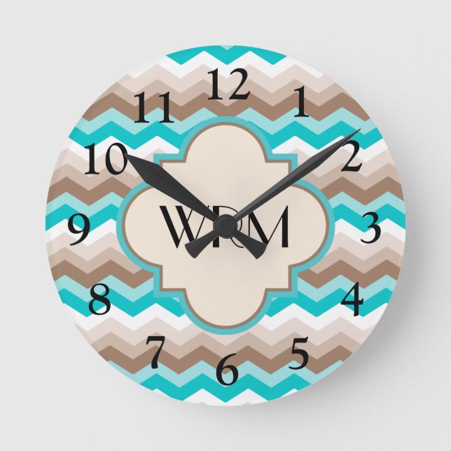 Reloj Redondo Mediano Monograma moderno Chevron azul verde azulado (Anverso)