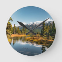 Montañas rocosas todo el día