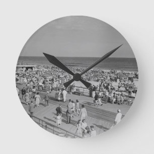Reloj Redondo Mediano Muchedumbre en la playa
