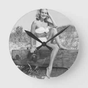 Reloj Redondo Mediano Mujer en bikini