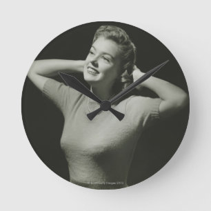 Reloj Redondo Mediano Mujer que se relaja