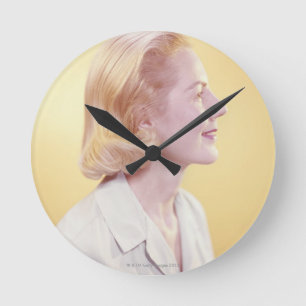 Reloj Redondo Mediano Mujer rubia
