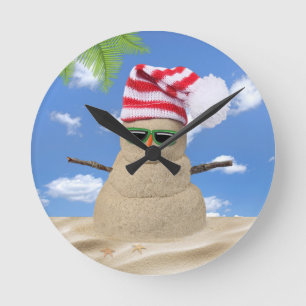Reloj Redondo Mediano Muñeco de nieve de arena de Navidad tropical
