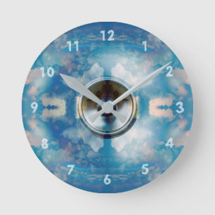 Reloj Redondo Mediano Music speaker and cloudy blue sky