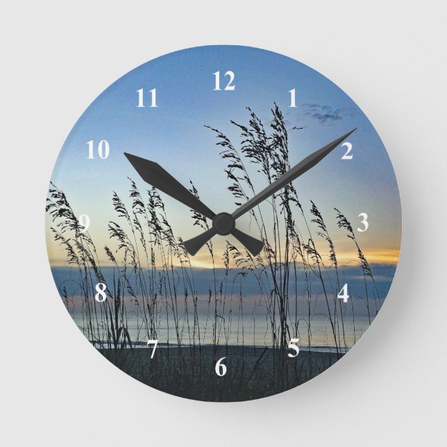 Reloj Redondo Mediano Myrtle Beach Grass Sunrise Photo (Anverso)