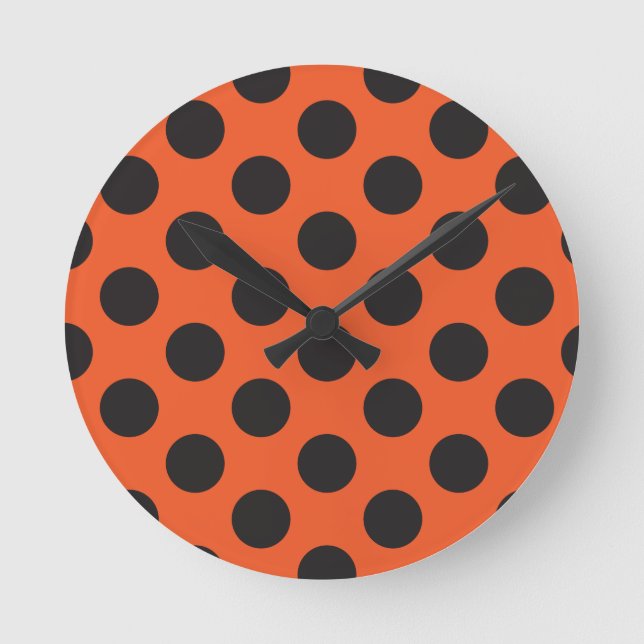 Reloj Redondo Mediano Naranja + Black polka dot patrón error moderno (Anverso)