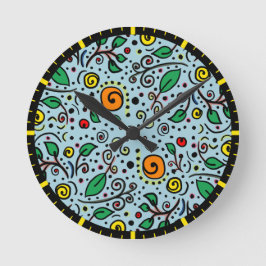 Reloj Redondo Mediano Naranja de patrones de flores Swirl Berry en Verde