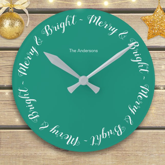 Reloj Redondo Mediano Navidades festivos simples turquesa y brillantes (A modern, personalized wall clock in turquoise, with 'Merry and Bright' in script around the edge)