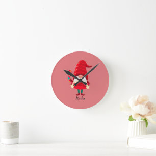 Reloj Redondo Mediano Navidades Gnome Llevando Un Cañón De Velas