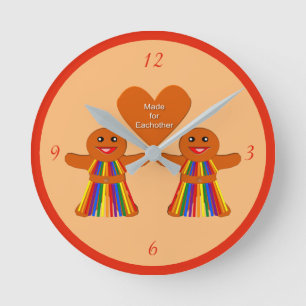 Reloj Redondo Mediano Navidades lesbianas Gingerbread Pareja de Damas