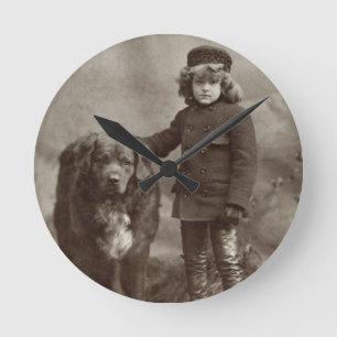 Reloj Redondo Mediano Niño con el perro, C1885