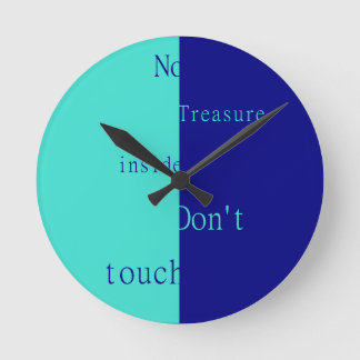 Reloj Redondo Mediano No Hay Tesoro Dentro – No Tocar