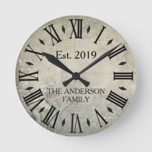 Reloj Redondo Mediano Nombre de Familia Elegante Vintage Numeral Romano 