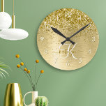 Reloj Redondo Mediano Nombre del monograma del Purpurina Metalizado cepi<br><div class="desc">Personaliza fácilmente este diseño de moda a la moda durante todo el día,  con un purpurina brillante de bonito dorado sobre un fondo metálico cepillado de oro.</div>