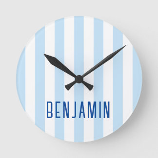Reloj Redondo Mediano Nombre Moderno de Raya Azul Claro y Blanco