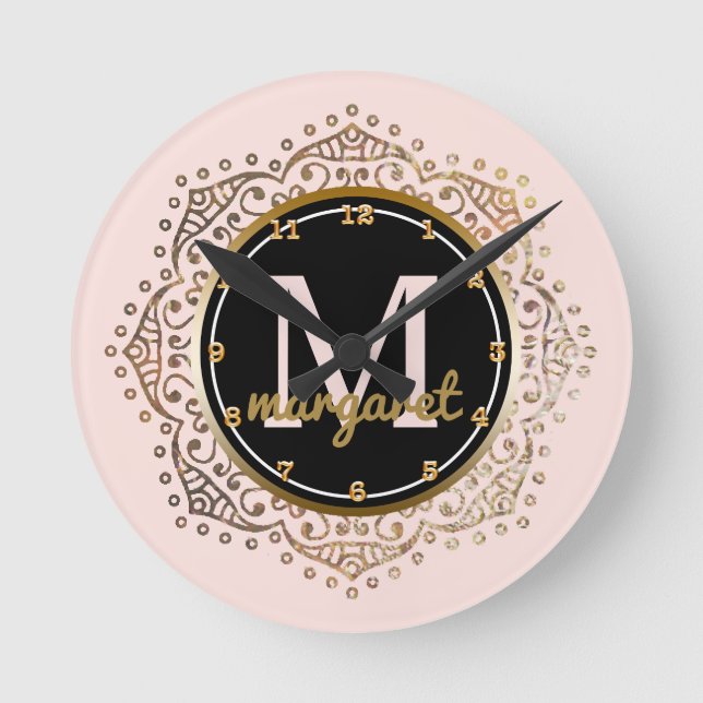 Reloj Redondo Mediano Nombre monogramado | Boho Mandala Rubor Pink Gold (Anverso)