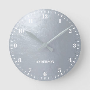 Reloj Redondo Mediano Nombre personalizado gris metálico plateado falso 
